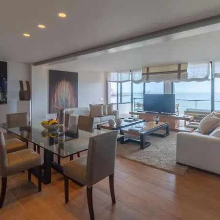 Extra Luxurious On The Beachfront. 公寓 *