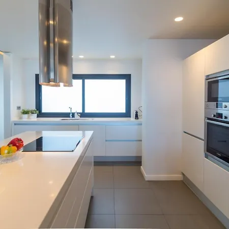 Extra Luxurious On The Beachfront. Apartament