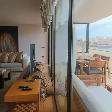 Extra Luxurious On The Beachfront. Apartament